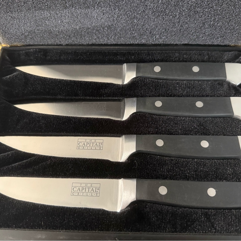 The Capital Grille set of kitchen knives
